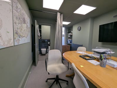 99 Preston Drove, Brighton, Office / Retail To Let - PXL_20260317_172214526.jpg