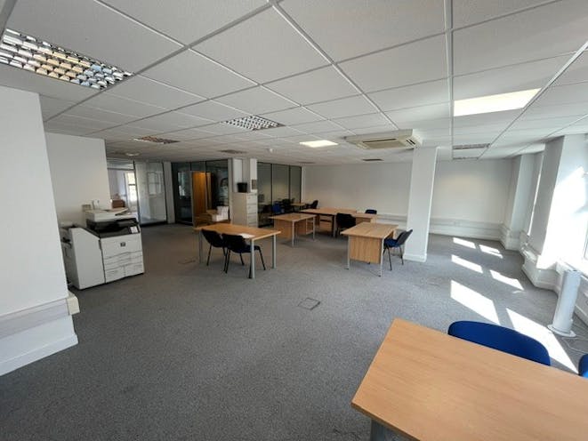 1st Floor, 118 London Street, Reading, Office For Sale - 4.jpg