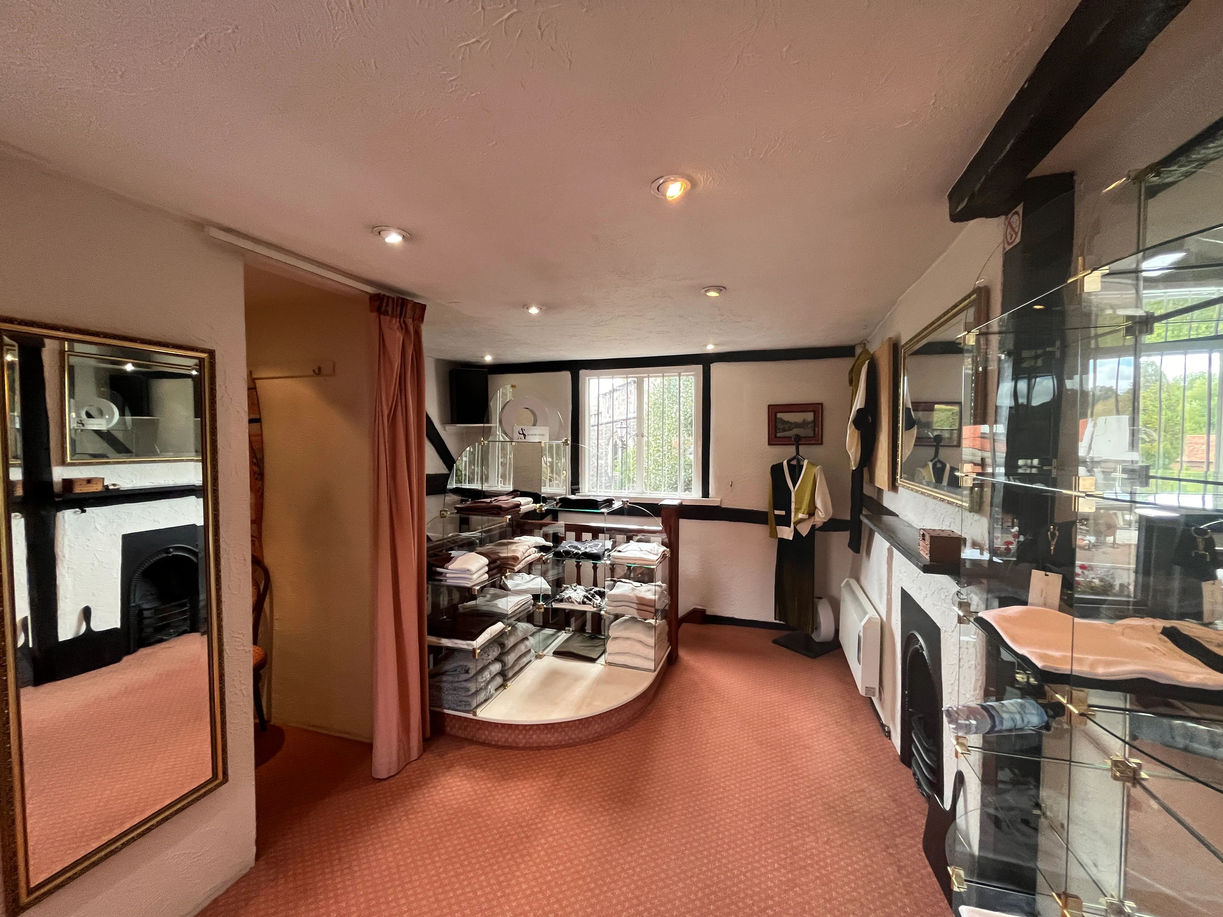 Bucks House, Chalfont St. Giles, Offices / Retail For Sale - 20260909_094116461_iOS.jpg