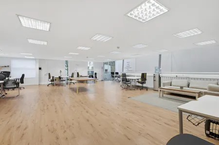 18-20 London Lane, London Fields, D1 (Non Residential Institutions) / D2 (Assembly and Leisure) / Leisure / Office To Let - img_0216.jpg