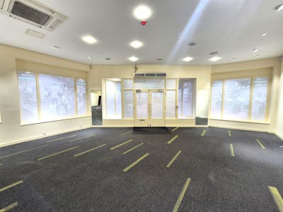 2 Warren Street, Stockport, Retail To Let - 20260331_111133.jpg