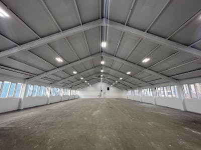 Cadogan House, White City, Warehouse To Let - Cadogan 4.jpg