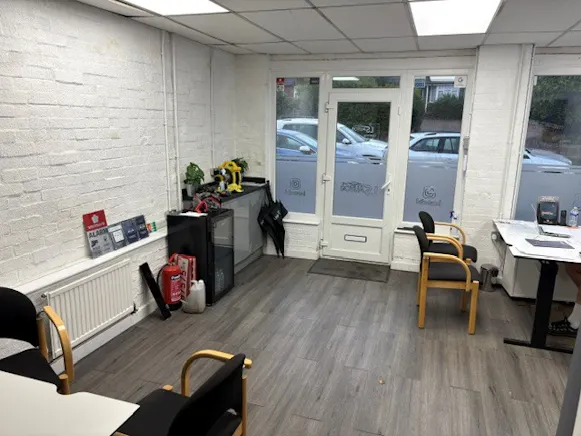 8 Guildford Road, Farnham, Industrial To Let - Office.jpg