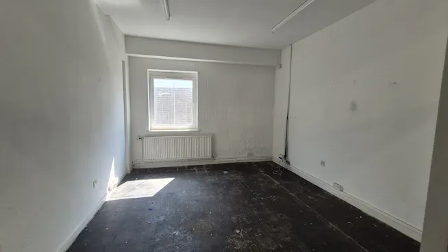 Darrows Estate, John Brannan Way, Bellshill, Industrial To Let - 20260709_152701.jpg