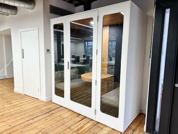 52-54 Rosebery Avenue, London, Offices To Let - IMG_8163.jpg