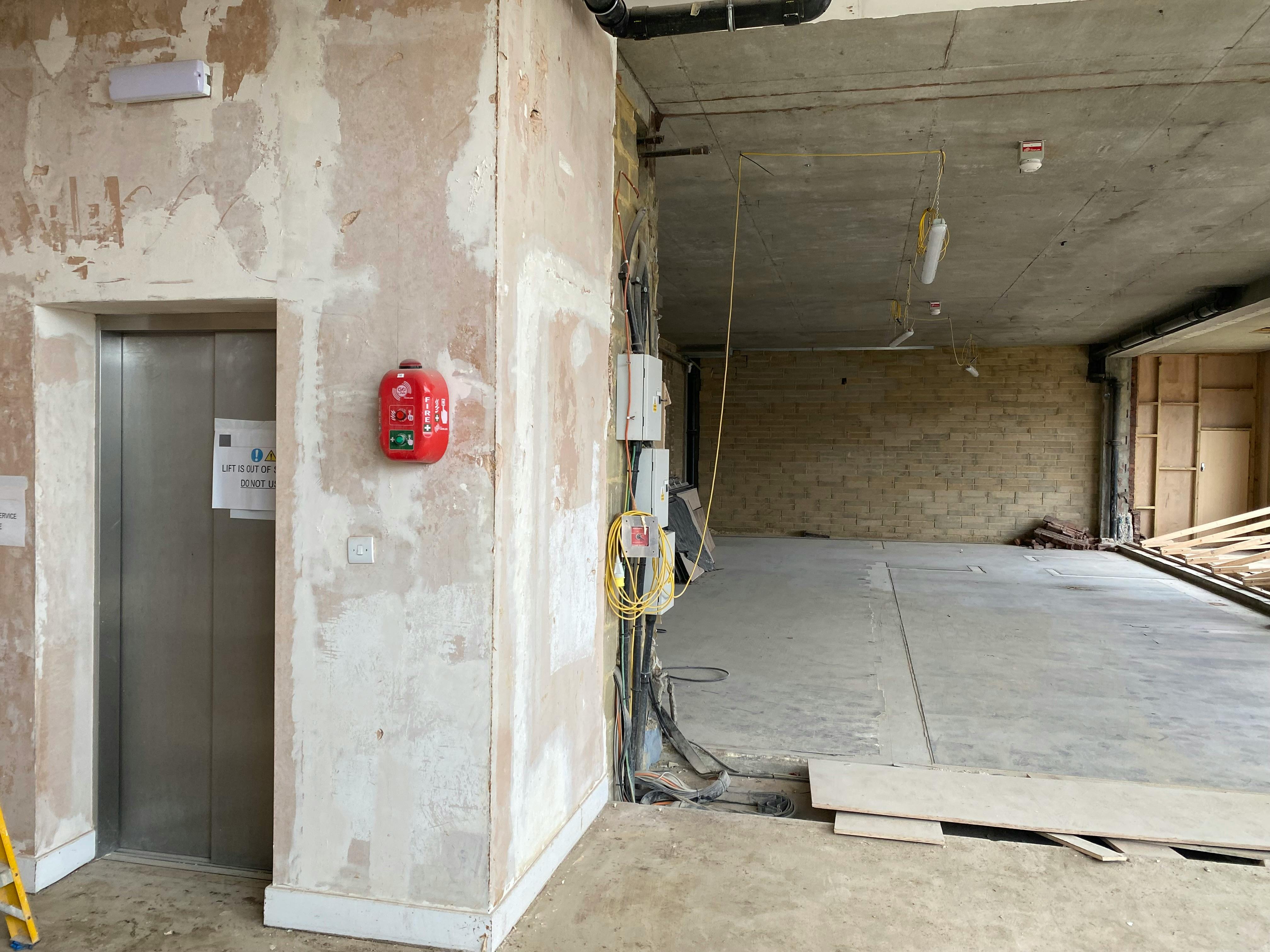 1 Riverside Walk, Kingston upon Thames, Restaurant To Let - IMG_1473.jpeg