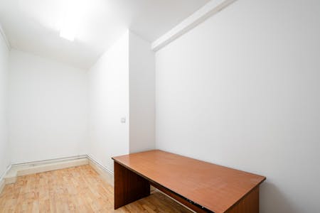 Unit 6 Feather Mews - 91-99 Fieldgate Street, London, Office To Let - Fieldgate St 99 U6  Low Res 9.jpg