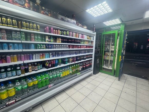 60 Parkway, London, Retail To Let - 3.jpg