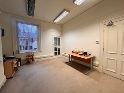 8/10 Victoria Avenue, Harrogate, Office To Let - image00009.jpeg