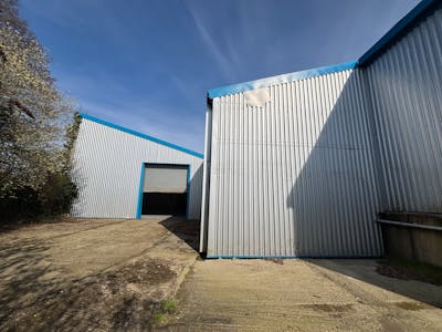 Unit E, Pantglas Industrial Estate, Caerphilly, Industrial To Let - IMG_7172.jpeg