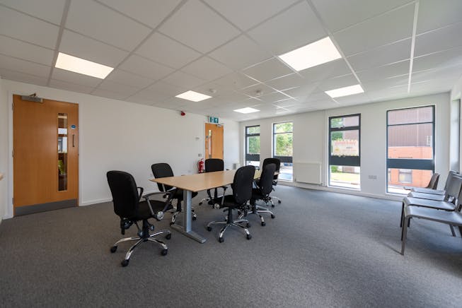 8 Bilton Road, Basingstoke, Industrial / Warehouse To Let - Bilton Rd Internal  June 2025_20.jpg