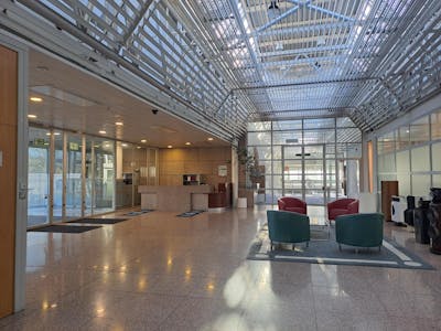 Southwater Business Park, Southwater, West Sussex, Office To Let - 20251210_121933.jpg