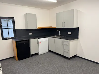Unit A2 Vale Industrial Estate, Watford, Industrial / Light Industrial / Warehouse To Let - IMG_5994.jpeg