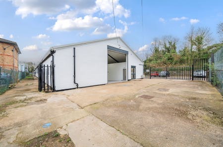 Units E & F, Maidenhead, Industrial To Let - 1104386 10.jpg