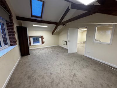 Suites F1 and F2, Woodside Court, Yeovil, Office To Let - 4.jpg