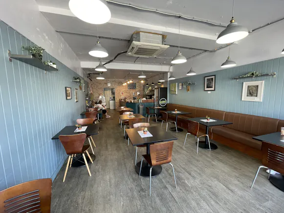 285 Fleet Road, Fleet, Retail To Let - IMG_4377 - Copy.jpg