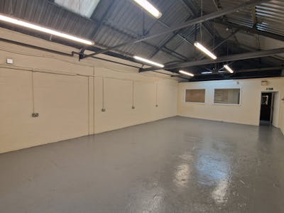 Unit 4, Stockport, Industrial/Logistics To Let - 20240523_100059.jpg