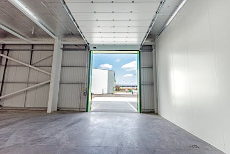 UNIT 77 CAPITAL PARK, BANKHEAD AVENUE, EDINBURGH, Industrial/Logistics / Trade To Let - DSC_7437.jpg
