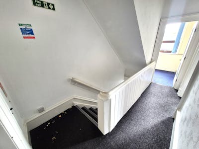 6 Howard Street, Glossop, Office To Let - 20260602_162248.jpg