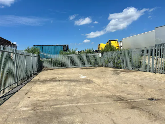 Yard 4, Britannia Estate, Luton, Industrial / Land/Yard To Let - 20260619_111229473_iOS.jpg
