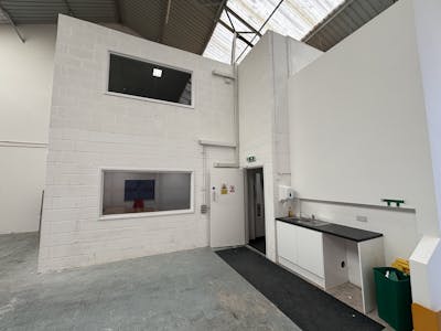 Unit D, De Clare House, Caerphilly, Industrial To Let - IMG_3341.jpg