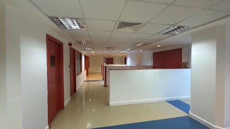 Showroom / Office Space, Bait Al Falaj, Darsite, Office To Let - Ruwi 1400 sqm 26.jpeg