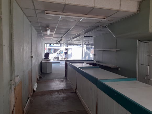 Ground Floor and Rear Land, 126 Central Road, Worcester Park, Retail To Let - 20250701_094740.jpg