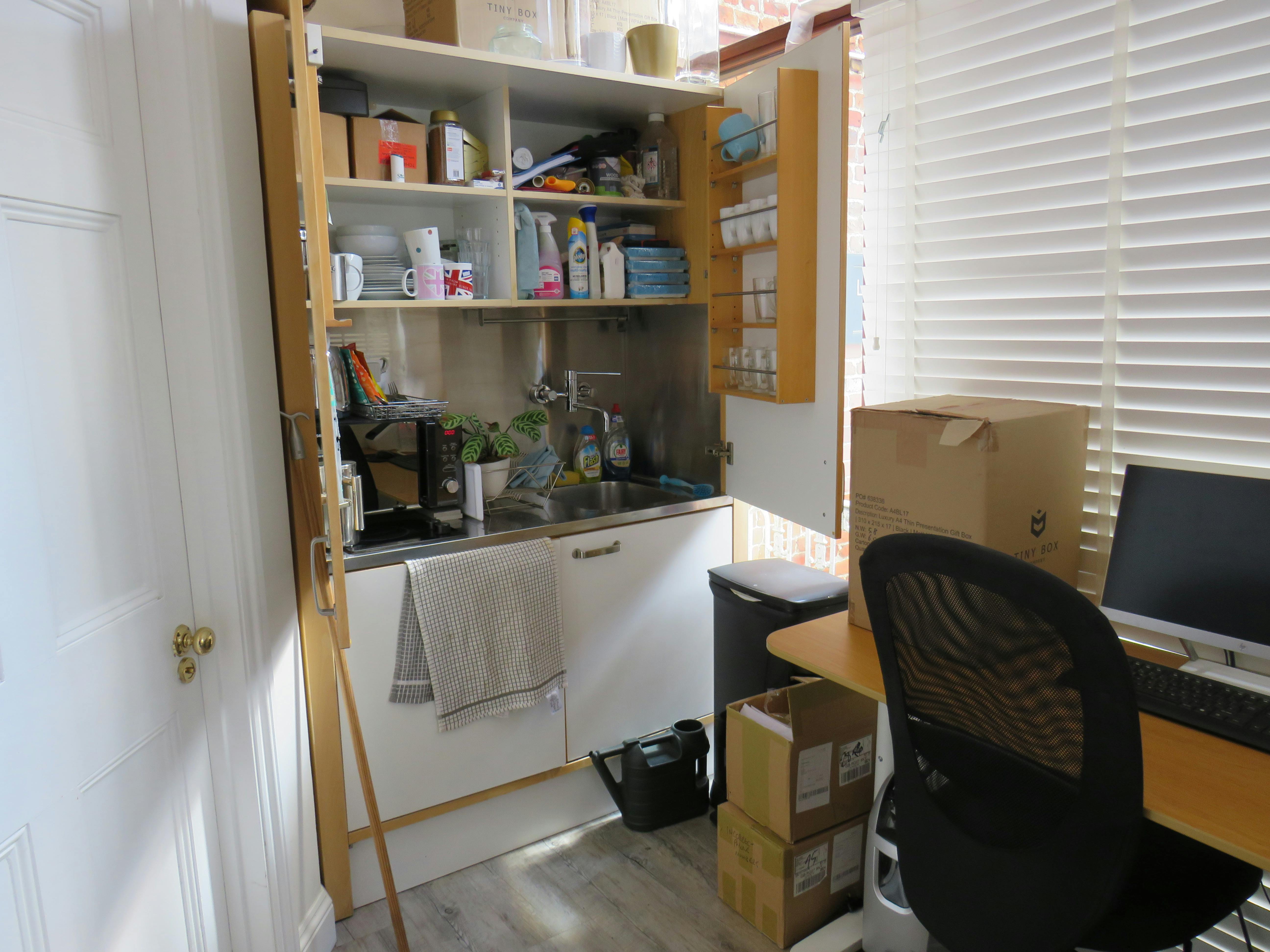 The Lodge, Hartley Wintney, Offices / Retail To Let - IMG_1803.JPG