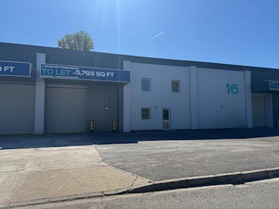 Units 15 Saxon Way Trading Centre, Saxon Way, West Drayton, Industrial / Warehouse To Let - IMG_2765.JPG