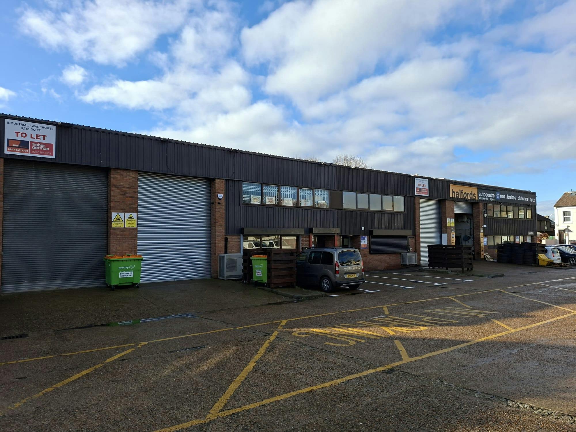 Industrial Unit in Croydon - photo 2