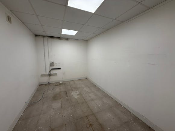 250 London Road, Benfleet, Retail To Let - WhatsApp Image 2026-03-19 at 17.29.34.jpeg