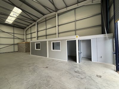 Unit 31 & 32, Wentloog Buildings, Cardiff, Industrial To Let - IMG_3851.jpg