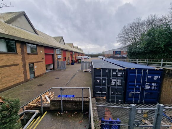 Unit 1 The Rutherford Centre, Basingstoke, Industrial To Let - 20251222_10501 - Unit 1.jpg