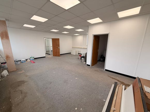 11 Totman Crescent, Rayleigh, Industrial / Office To Let - IMG20251031WA0011.jpg