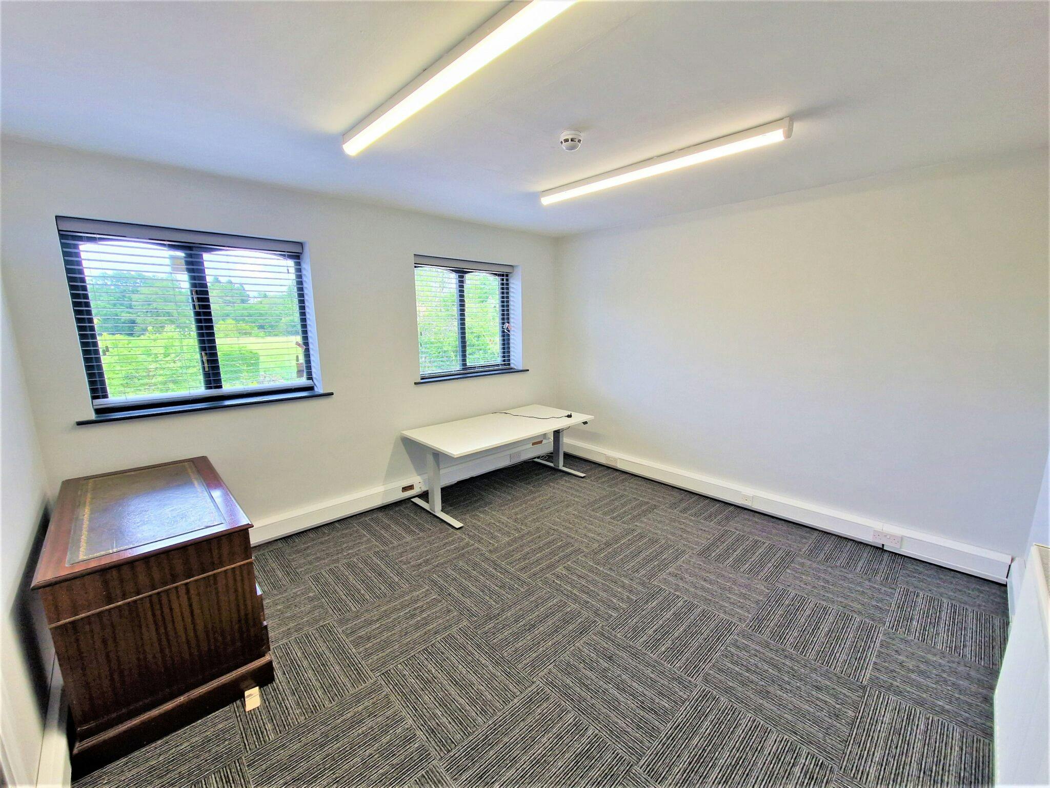 1st Floor 442 Chester Road, Woodford, Offices To Let - IMG_9356.JPG