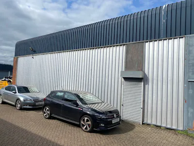 18 The Hawthorn Centre, Harrow, Industrial To Let - Unit 18 Hawthorn Centre 4.jpg
