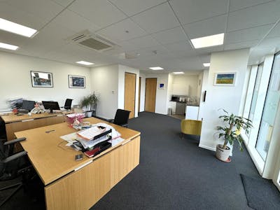 Unit 2, Brentford, Office To Let - Kew Bridge  Unit 2  Brentford 2.jpg