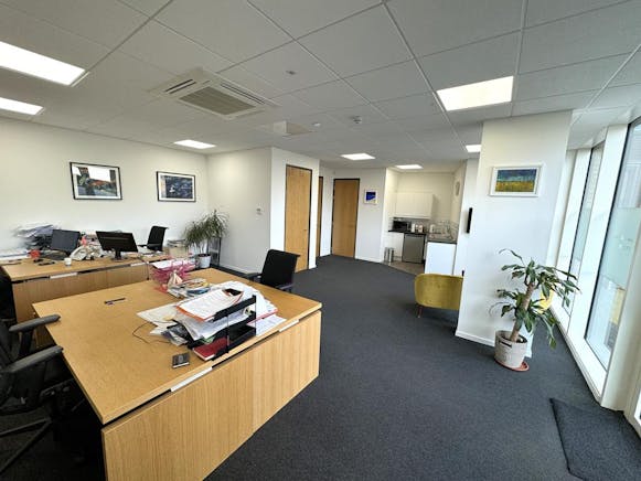 Unit 2, Brentford, Office To Let - Kew Bridge  Unit 2  Brentford 2.jpg