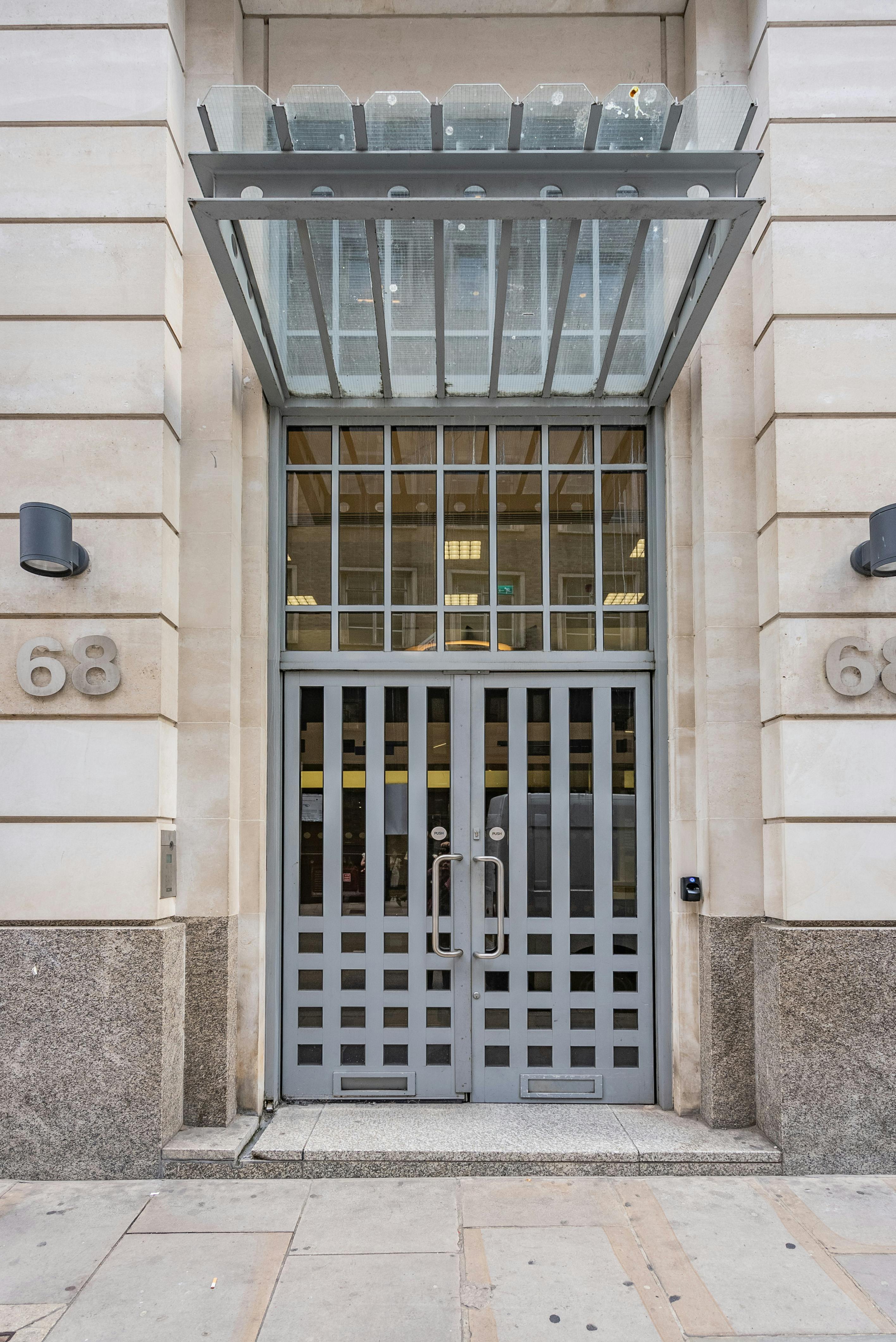 68 Cornhill, London, Offices To Let - 8562168exterior04.jpg