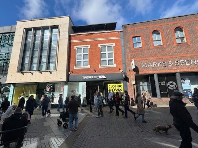 126 Peascod Street, Windsor, Retail To Let - Ext ii.jpg