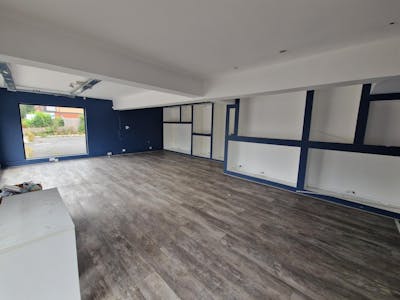 490-492 Oldham Road, Ashton-under-Lyne, Leisure / Office / Retail / Trade Counter To Let - 20250731_123149.jpg