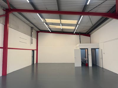 Unit 17, Hawthorn Centre, Harrow, Warehouse To Let - 17 Hawthorn Centre 9.jpg