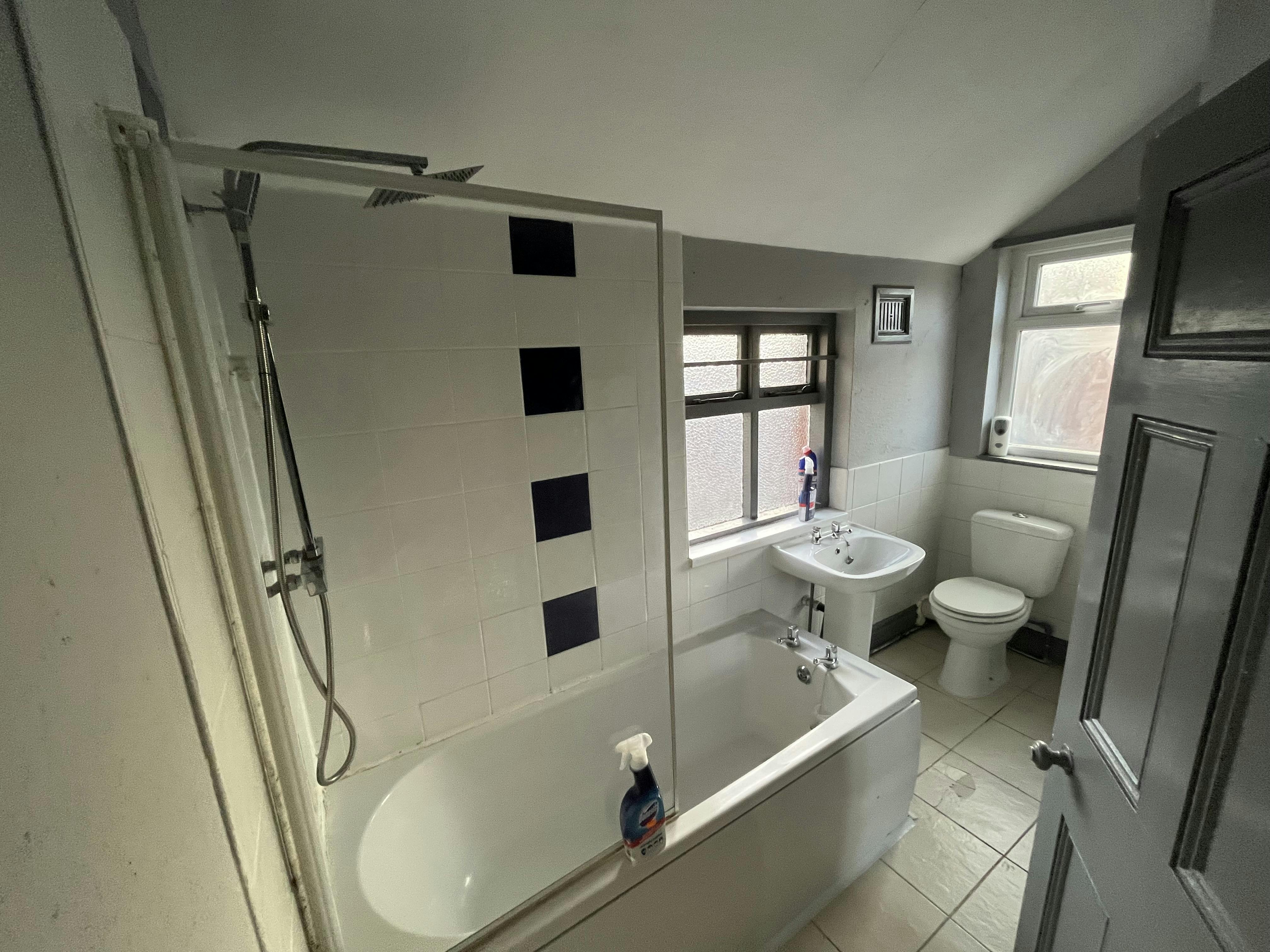 90 Market Street, Hyde, Residential / Retail For Sale - IMG_0607.jpg