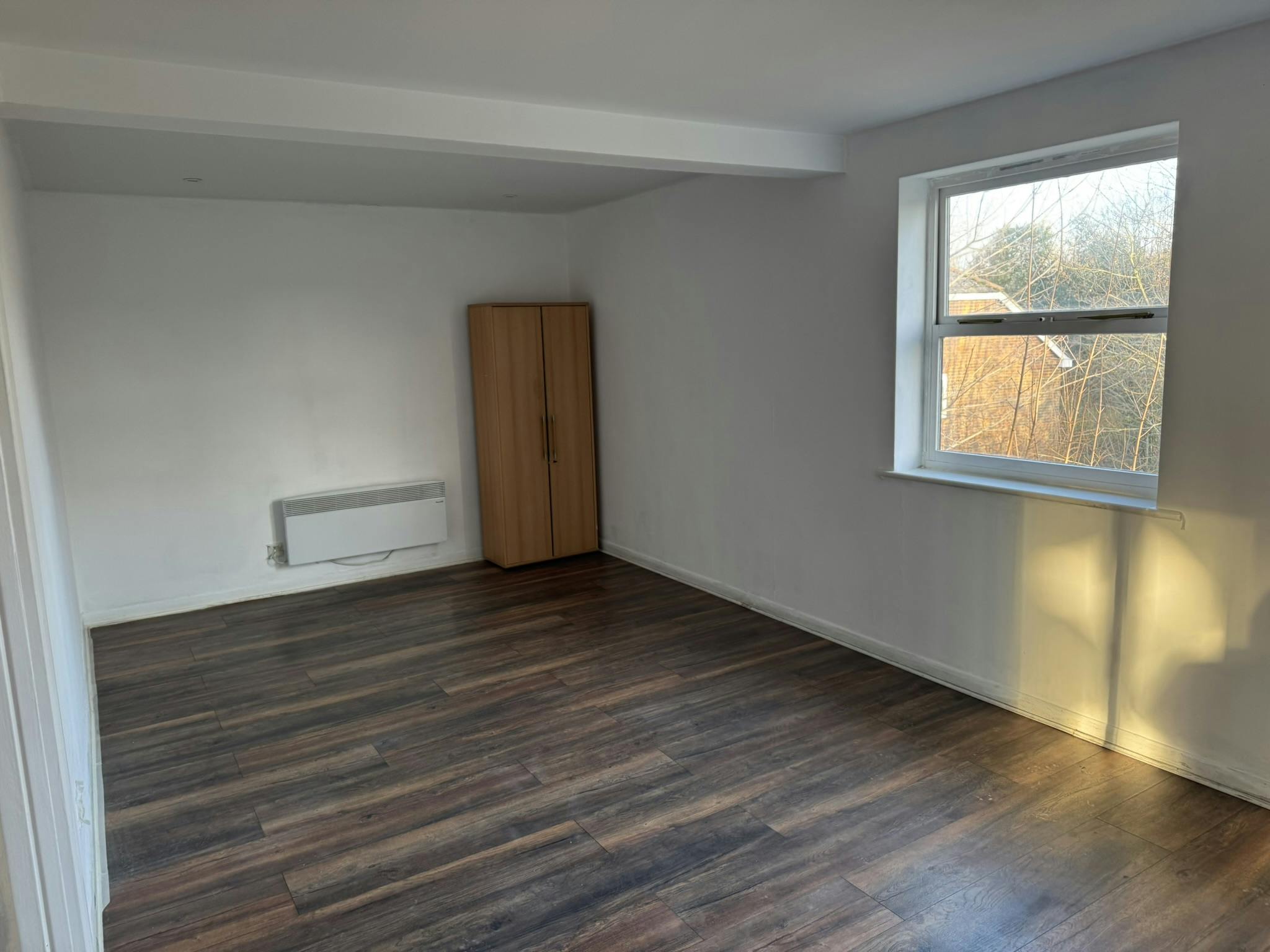 10B Robin Hood Road, Woking, Offices To Let - IMG_6461.JPEG