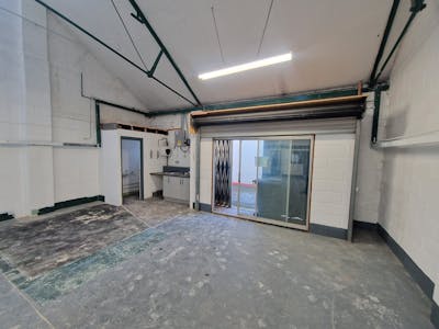 Unit 26 The Tanneries, Havant, Industrial / Warehouse To Let - 20260105_143103.jpg