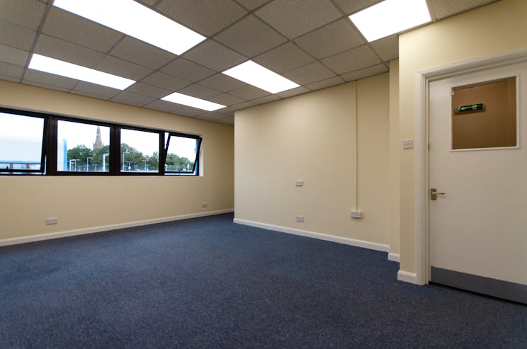 Unit 7 Station Industrial Estate, Wokingham, Industrial / Warehouse To Let - StationRd-Unit7-ThreeSixtyGroup-1.jpg