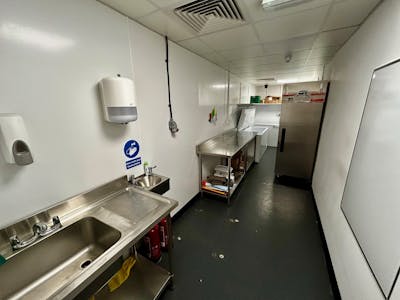 Retail and Offices, 36 Parade, Leamington Spa, Office / Retail To Let - 7.jpg