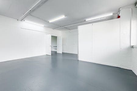 Unit 35 Regent Studios, 8 Andrews Road, London, Industrial To Let - TT Gasp  Low Res 2.jpg