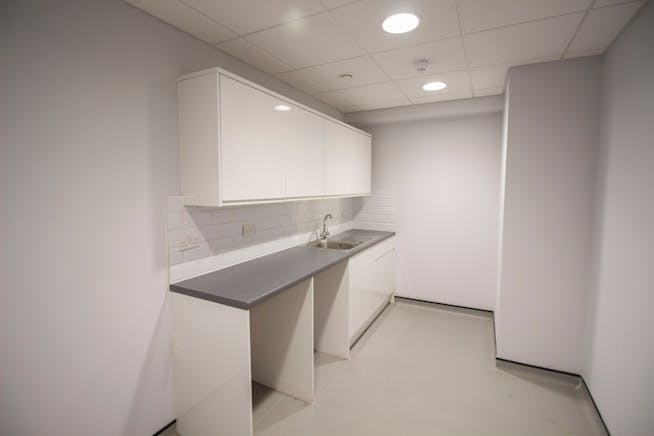 Unit 16, Saxon Way Trading Estate, West Drayton, Industrial / Warehouse To Let - 6.jpg