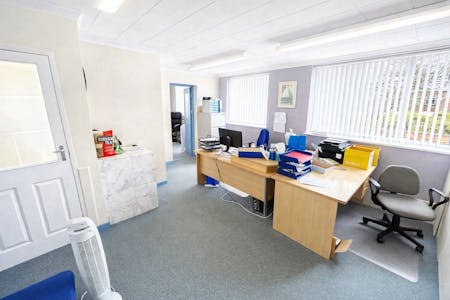 17 Trinity Street, Leamington Spa, Office / Retail For Sale - edited internal 7.png